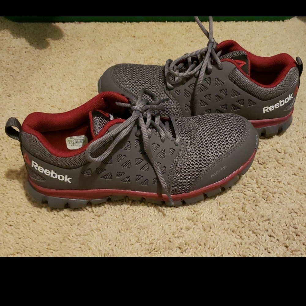 New w/o box Mens Reebok RB4048 size 7M sublite cushion electrical alloy toe